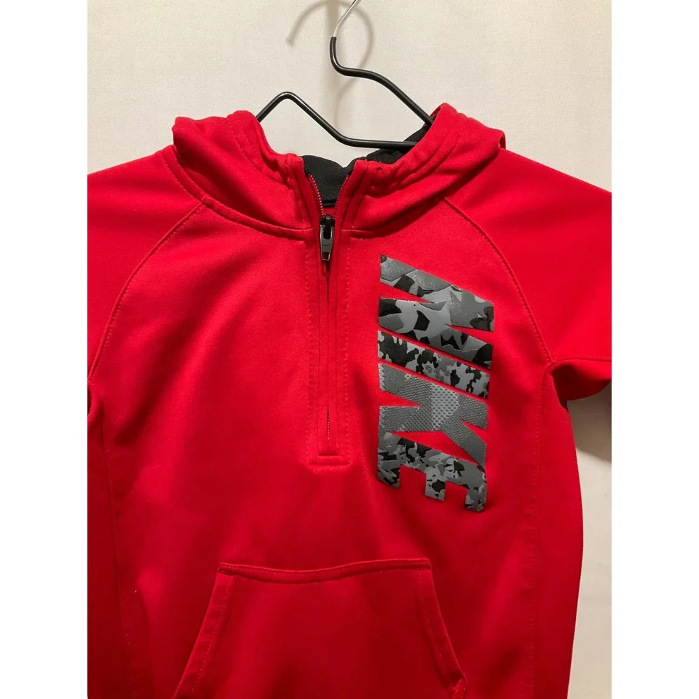 Nike Boys Therma-FIT‎ Red Quarter Zip Hoodie Camo Logo Sweatshirt Size Small 8